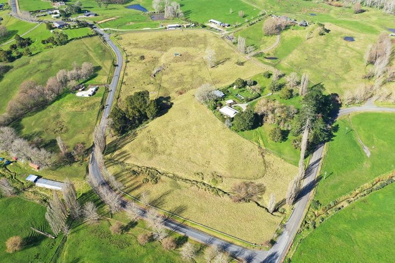 Photo of property in 42 Jumna Road, Maungaturoto, 0587