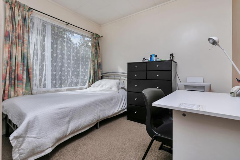 Photo of property in 49 Harmel Road, Glendene, Auckland, 0602