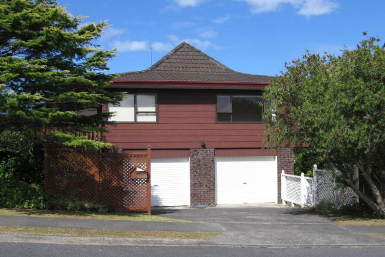 Photo of property in 2/8 Eastwood Rise, Browns Bay, Auckland, 0630