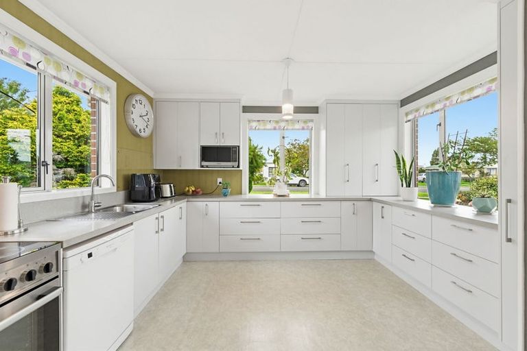 Photo of property in 17 Lawrence Street, East Gore, Gore, 9710