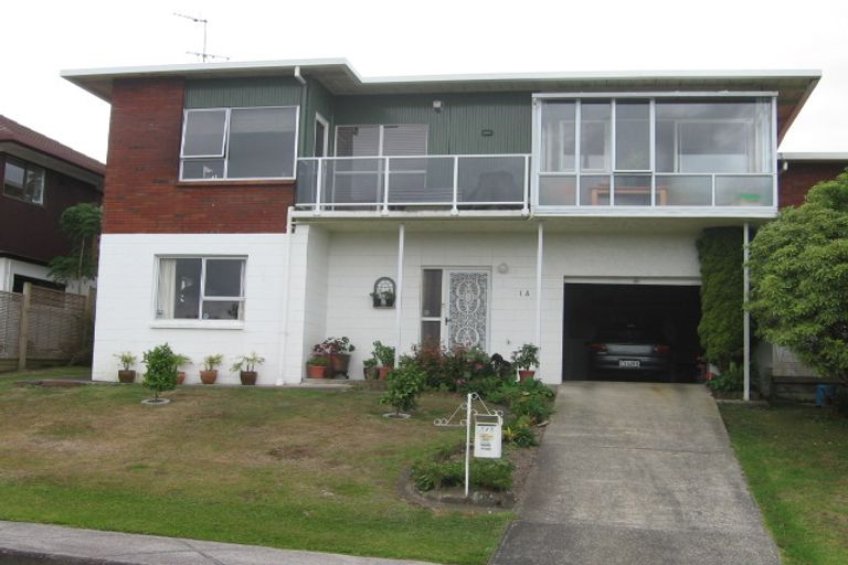 Photo of property in 1/1 Kaihu Street, Northcote, Auckland, 0627