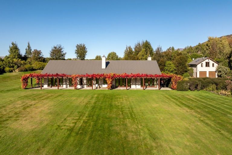 Photo of property in 355 Ballantyne Road, Wanaka, 9382