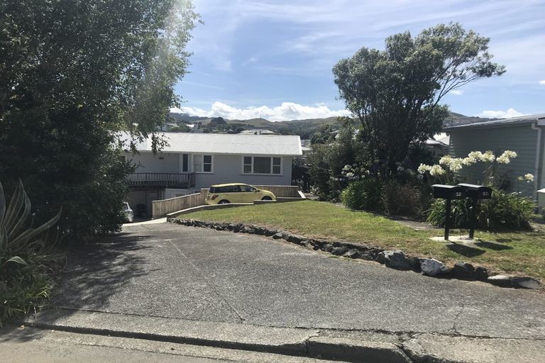 Photo of property in 32 Lynda Avenue, Paparangi, Wellington, 6037