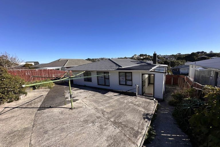 Photo of property in 20 Oswald Crescent, Paparangi, Wellington, 6037