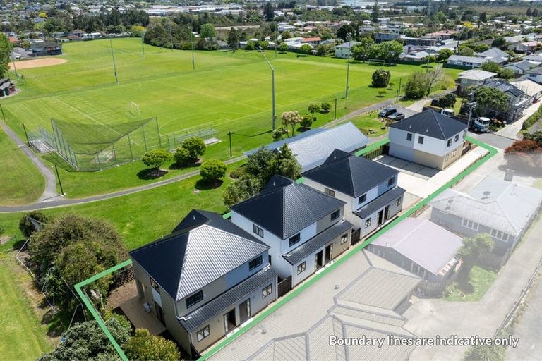 Photo of property in 6/18 Albert Road, Kelston, Auckland, 0602