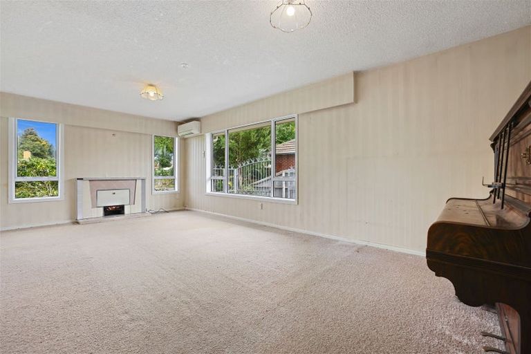 Photo of property in 5 Lochee Road, Upper Riccarton, Christchurch, 8041