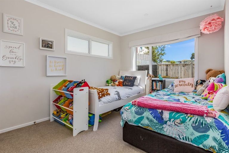 Photo of property in 42 Main Road, Titahi Bay, Porirua, 5022