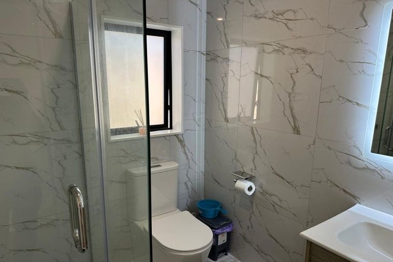 Photo of property in 30a Godley Road, Green Bay, Auckland, 0604