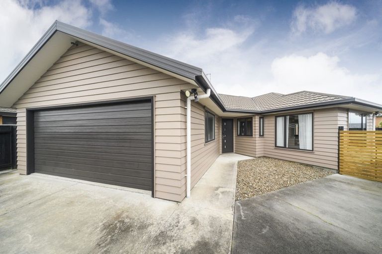 Photo of property in 5 Angelina Way, Kelvin Grove, Palmerston North, 4414