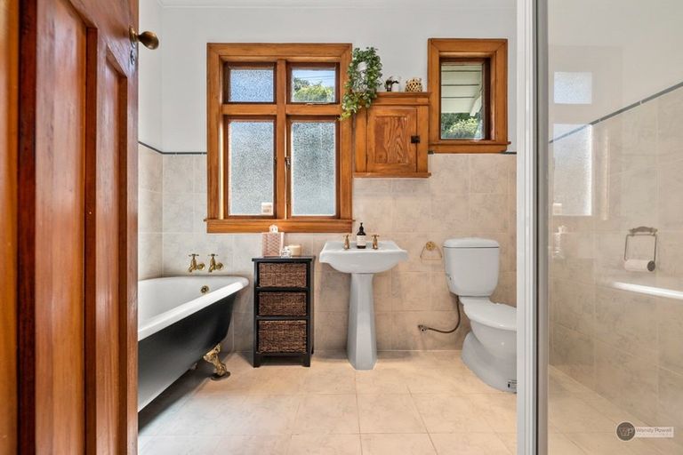 Photo of property in 10 Mcdougall Grove, Haywards, Lower Hutt, 5018