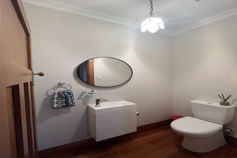 Photo of property in 19 Onehuka Road, Tirohanga, Lower Hutt, 5010