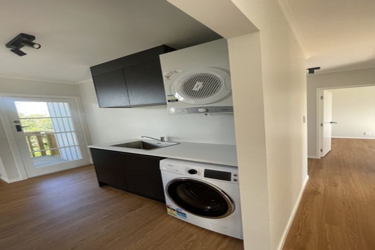 Photo of property in 1/22 Edgeworth Road, Glenfield, Auckland, 0629