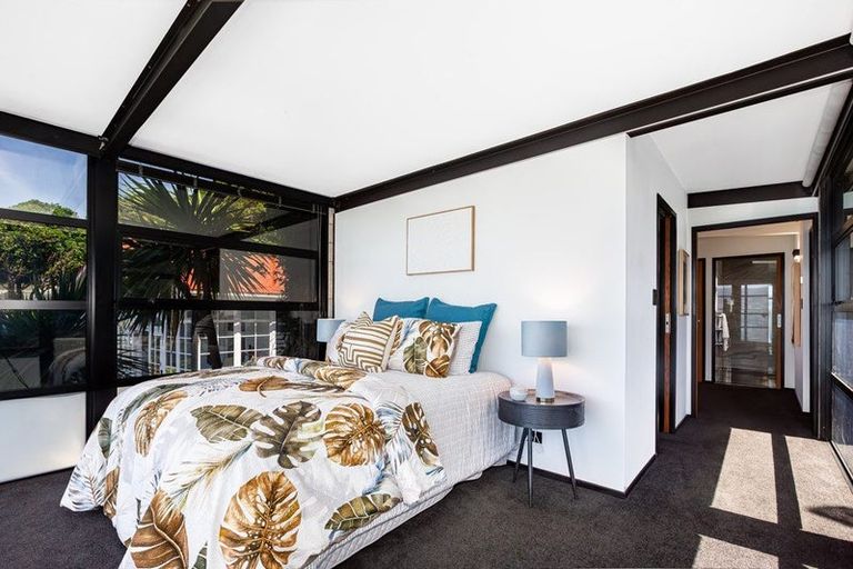 Photo of property in 377a Karaka Bay Road, Karaka Bays, Wellington, 6022