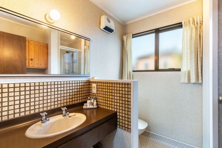 Photo of property in 2/52 Harvey Street, Waipahihi, Taupo, 3330