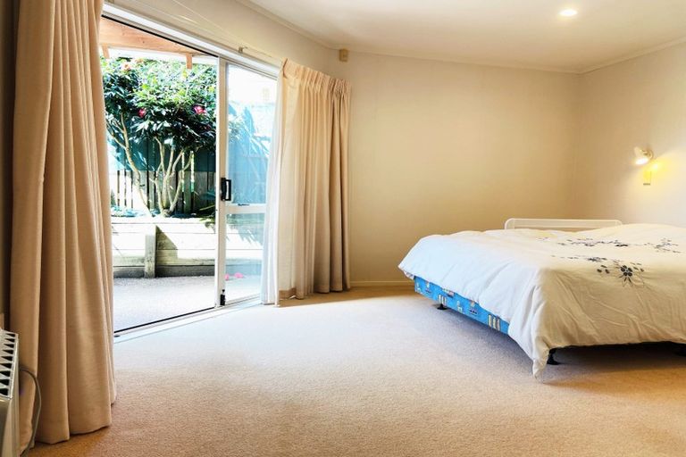 Photo of property in 1c Picasso Drive, West Harbour, Auckland, 0618