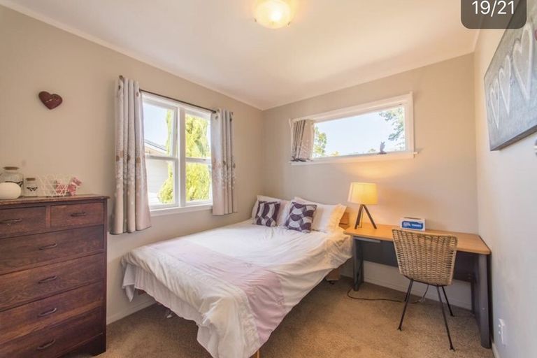 Photo of property in 4 Seaton Road, Murrays Bay, Auckland, 0630