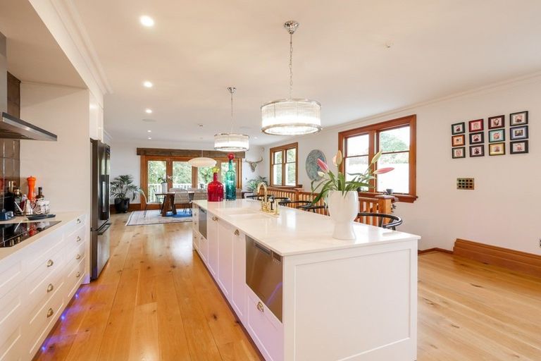 Photo of property in 37 Middleton Road, Kew, Dunedin, 9012