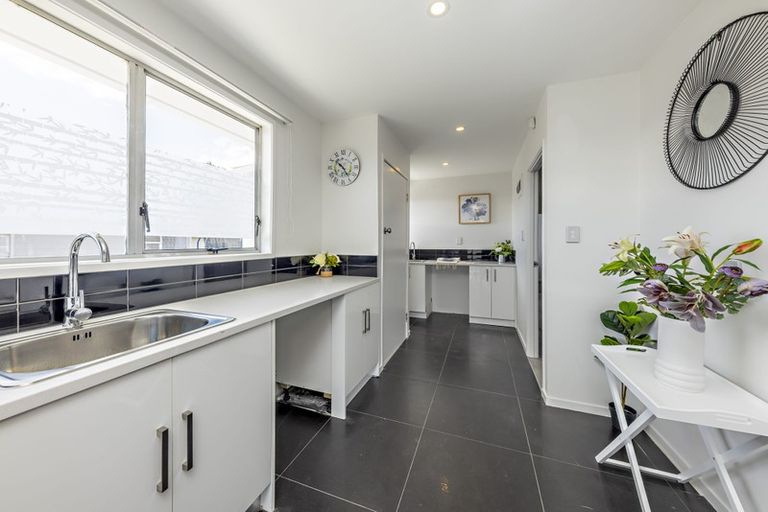 Photo of property in 3 Sandrine Avenue, Clover Park, Auckland, 2019