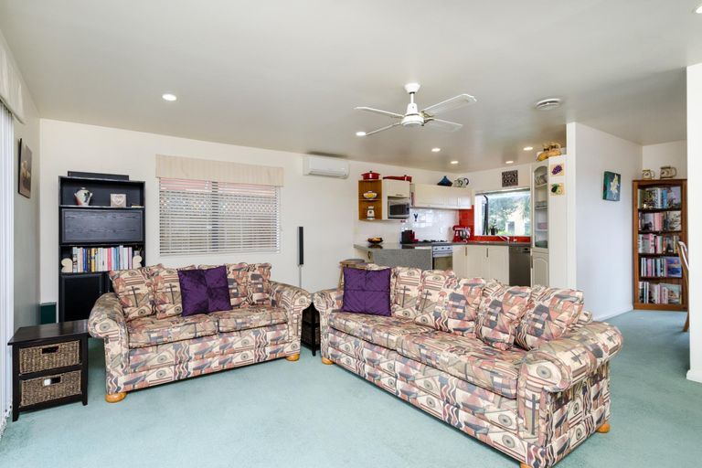 Photo of property in 30 San Bernadino Drive, Henderson, Auckland, 0612