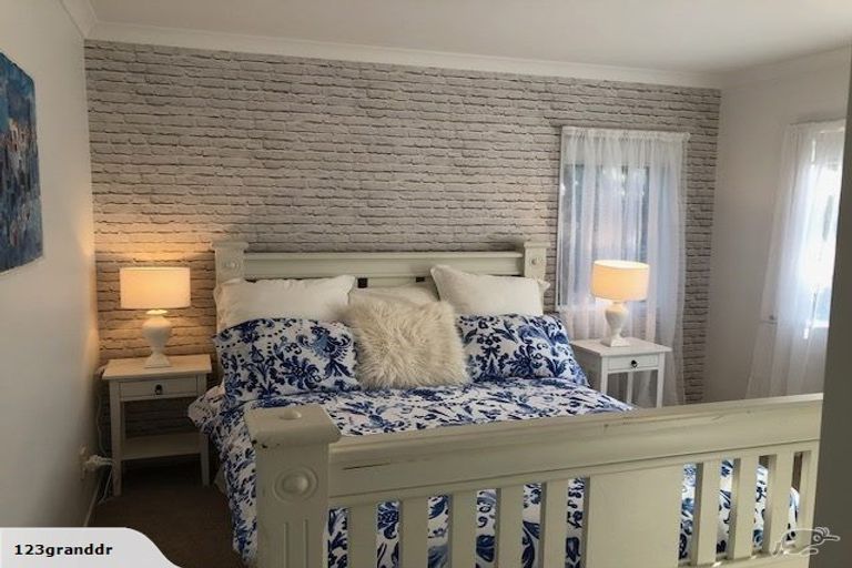 Photo of property in 44a Selwyn Road, Cockle Bay, Auckland, 2014