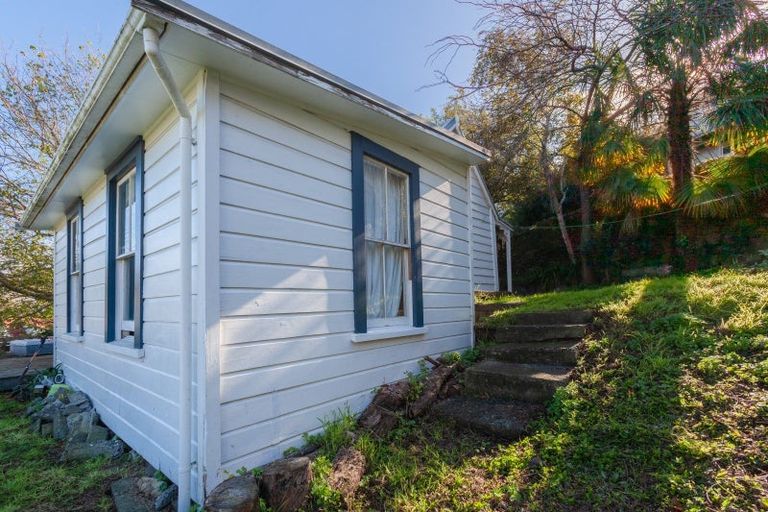 Photo of property in 1 Harvey Road, Bluff Hill, Napier, 4110