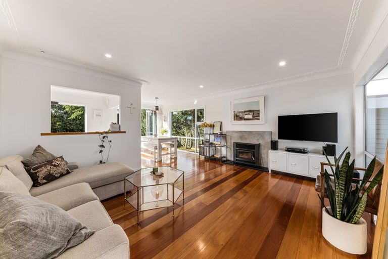 Photo of property in 4 Divich Avenue, Te Atatu South, Auckland, 0610