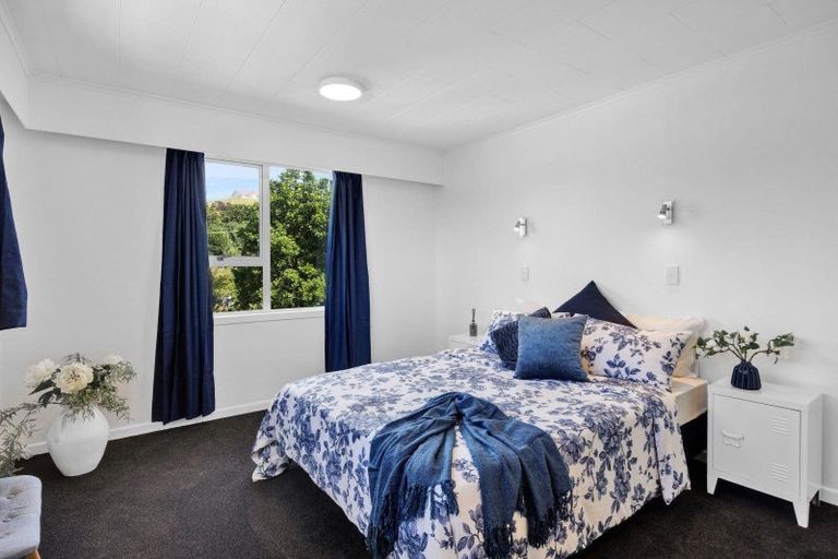 Photo of property in 20 Stuart Place, Blagdon, New Plymouth, 4310