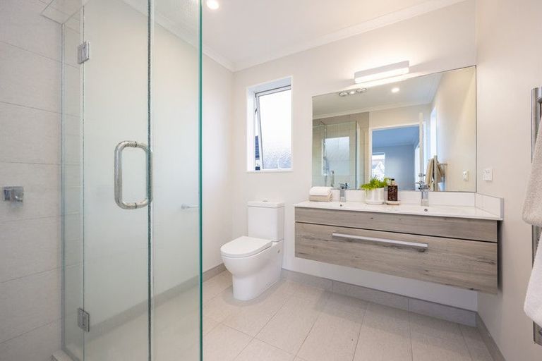 Photo of property in 21 Headland Drive, Long Bay, Auckland, 0630