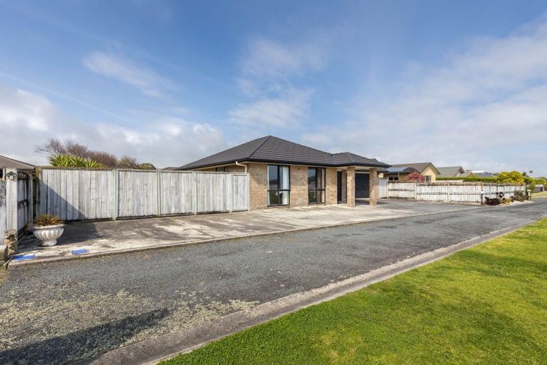 Photo of property in 25c Dolphin Parade, Bell Block, New Plymouth, 4312