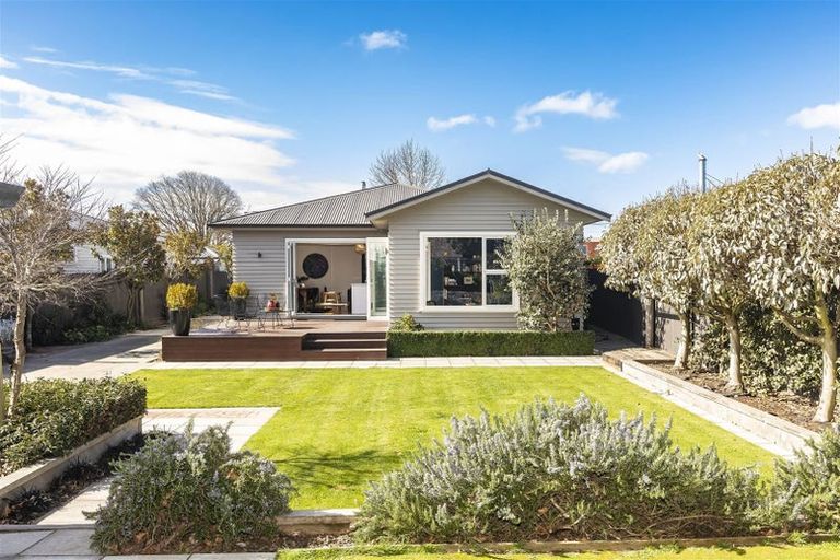 Photo of property in 7 Alpha Avenue, Strowan, Christchurch, 8052
