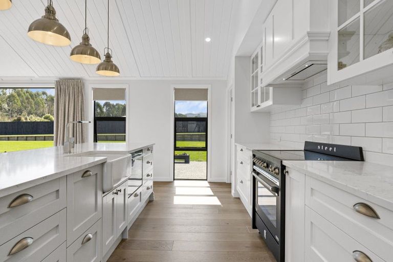 Photo of property in 12 Kahikatea Drive, Kinloch, Taupo, 3377