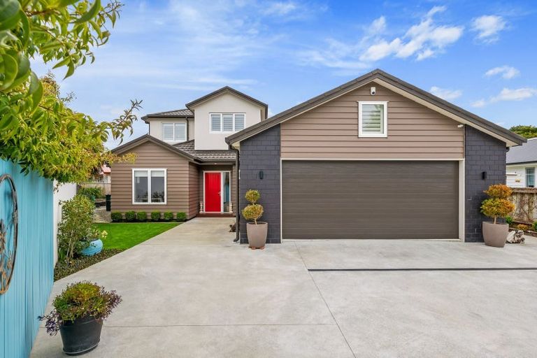 Photo of property in 8 Saint Columbans Grove, Boulcott, Lower Hutt, 5010