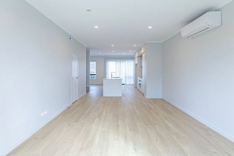 Photo of property in 20 Beach Road, Hobsonville, Auckland, 0616