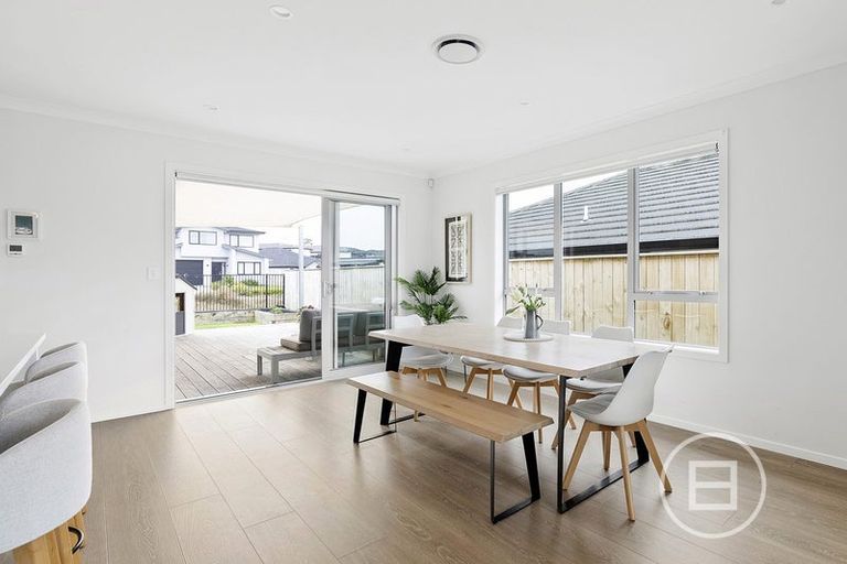 Photo of property in 52 Jane Maree Road, Kumeu, 0810