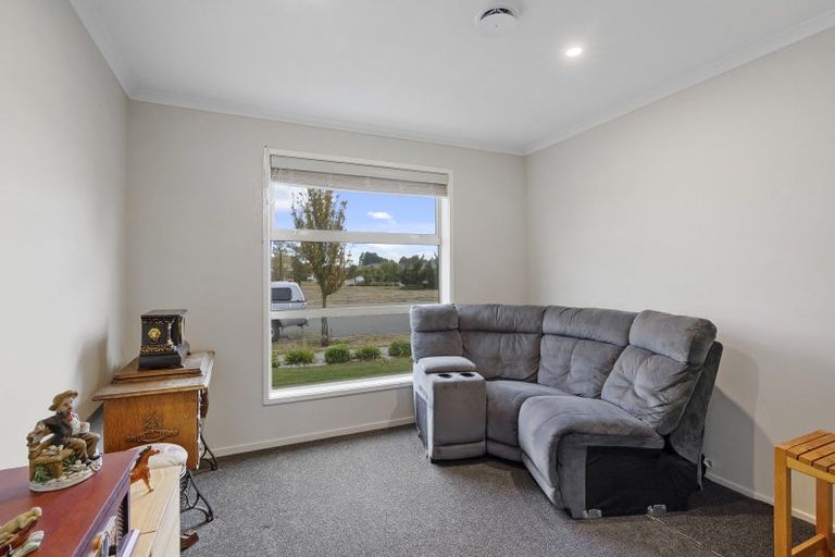 Photo of property in 30 Shillingford Boulevard, Rolleston, 7615