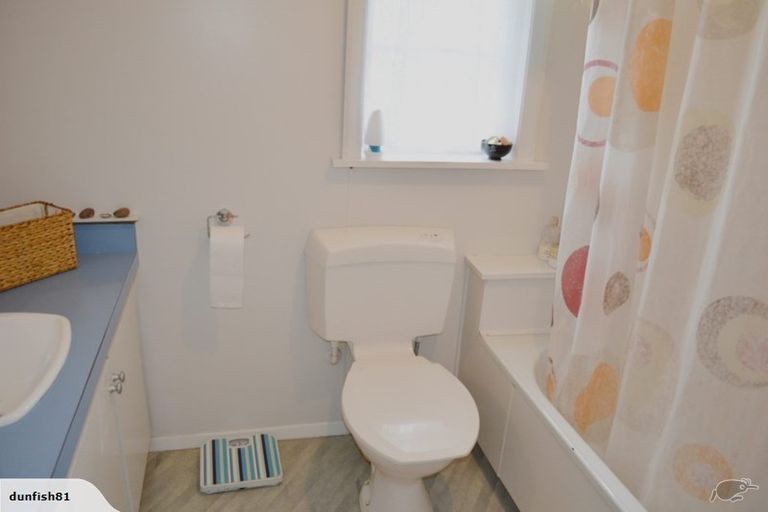 Photo of property in 3 Rowe Parade, Wainuiomata, Lower Hutt, 5014