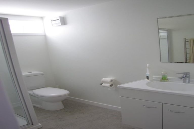 Photo of property in 43 Bedford Street, Northland, Wellington, 6012