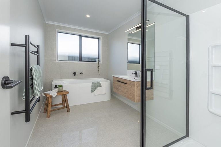 Photo of property in 22 Sands Road, Glenbervie, 0173