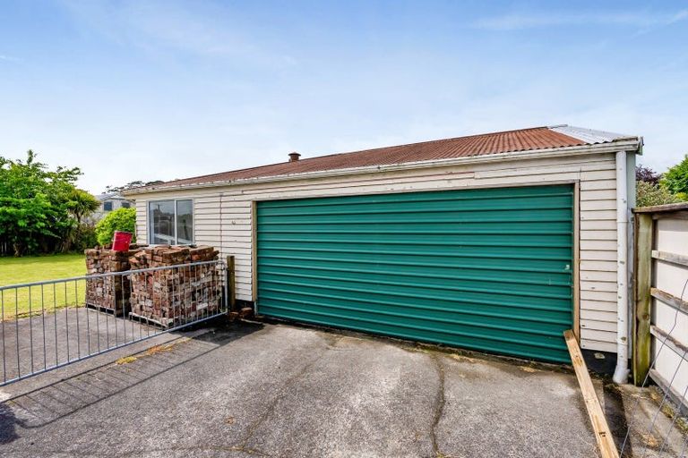 Photo of property in 3 Carrington Street, New Plymouth, 4310