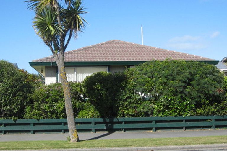 Photo of property in 2/121 Rocking Horse Road, Southshore, Christchurch, 8062