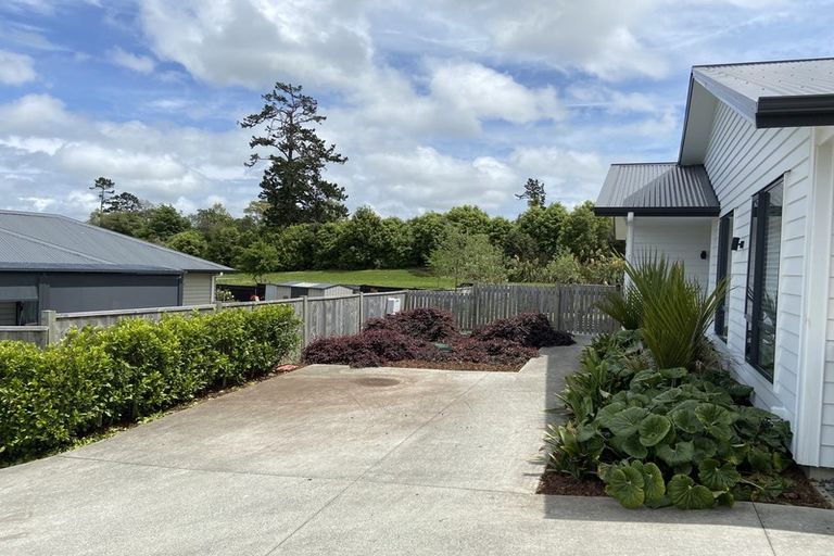 Photo of property in 15 Magnolia Lane, Kaukapakapa, Helensville, 0875