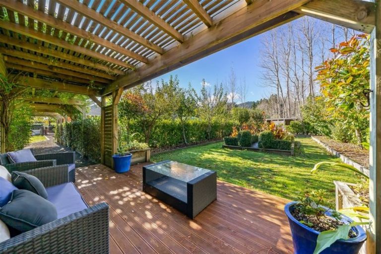 Photo of property in 92 Katherine Mansfield Drive, Whitemans Valley, Upper Hutt, 5371