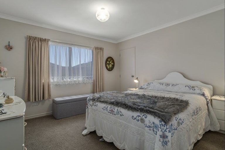 Photo of property in 9 Waterside Drive, Pyes Pa, Tauranga, 3112