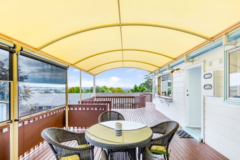 Photo of property in 26 Longreach Drive, Sunnyvale, Auckland, 0612