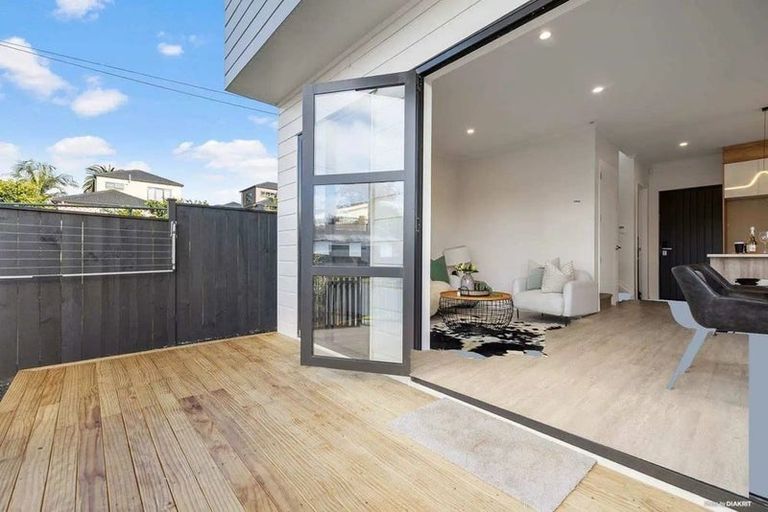Photo of property in 1f Deering Place, Papatoetoe, Auckland, 2025