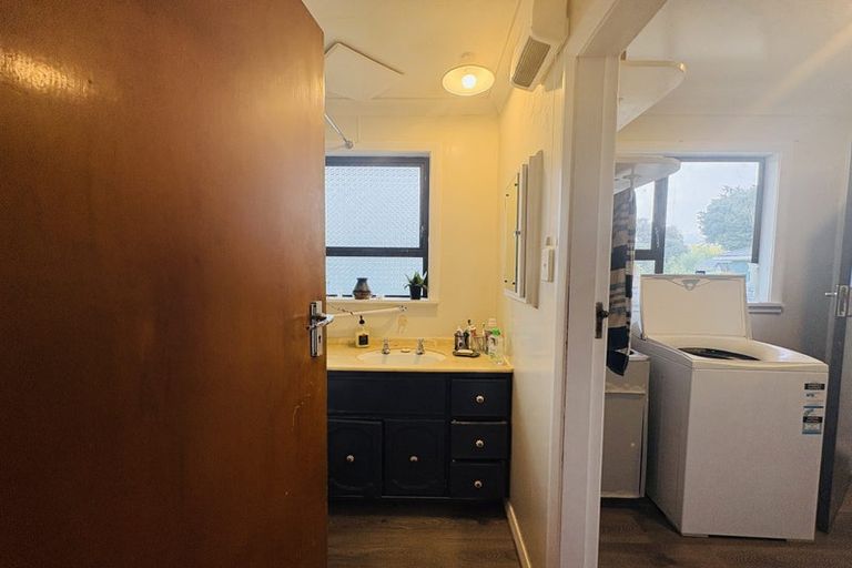 Photo of property in 32 Gloucester Street, Takaro, Palmerston North, 4412