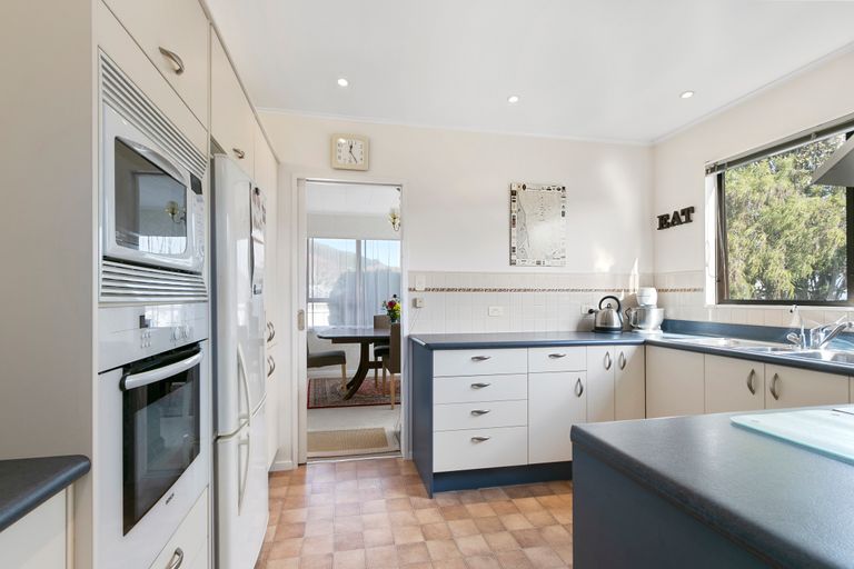 Photo of property in 13a Norton Park Avenue, Fairfield, Lower Hutt, 5011