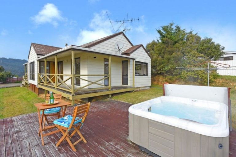 Photo of property in 136 Holborn Drive, Stokes Valley, Lower Hutt, 5019