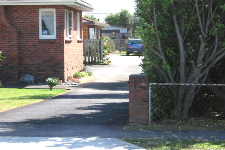 Photo of property in 1/69 Hutchinson Avenue, New Lynn, Auckland, 0600