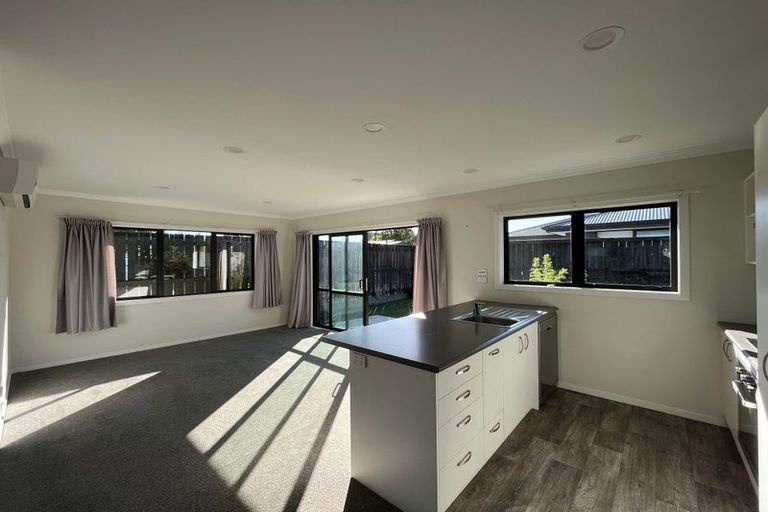 Photo of property in 1/10 Heath Street, Saint Andrews, Hamilton, 3200